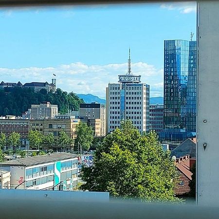 Corner Tower // Prijetno Stanovanje Za 4 Osebe + Free Parking Ljubljana Eksteriør bilde